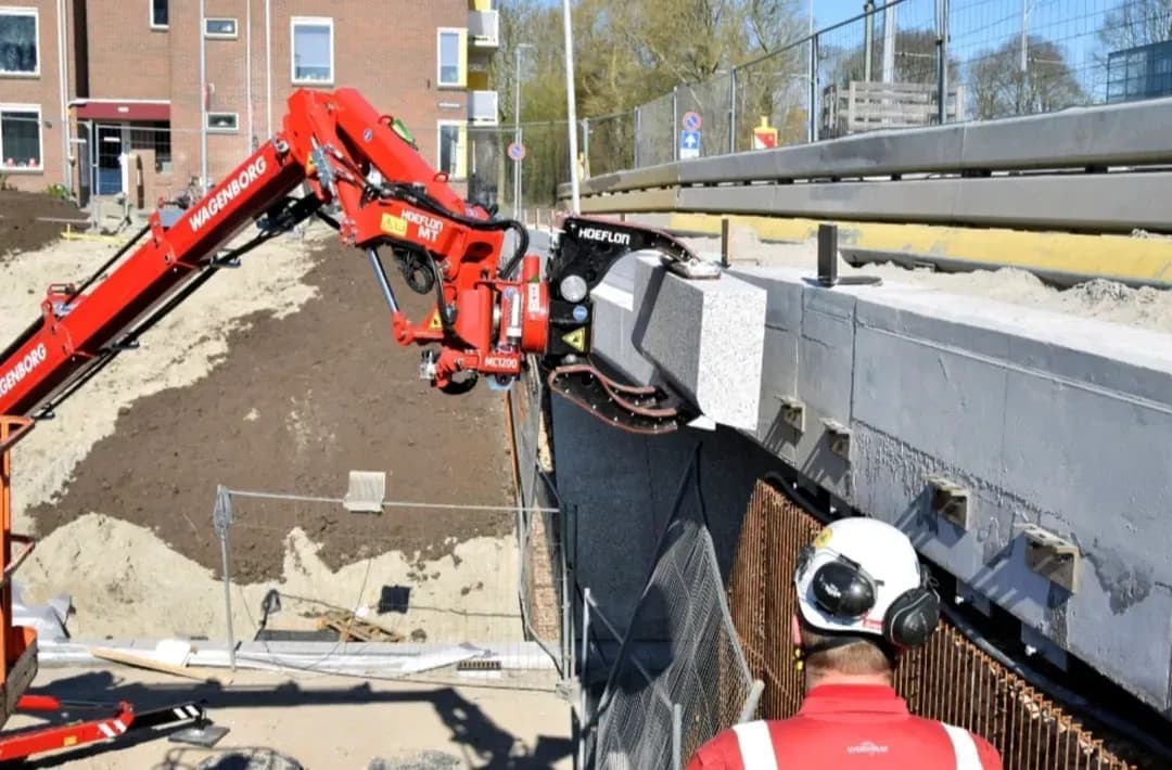 Hoeflon C10e gallery 1